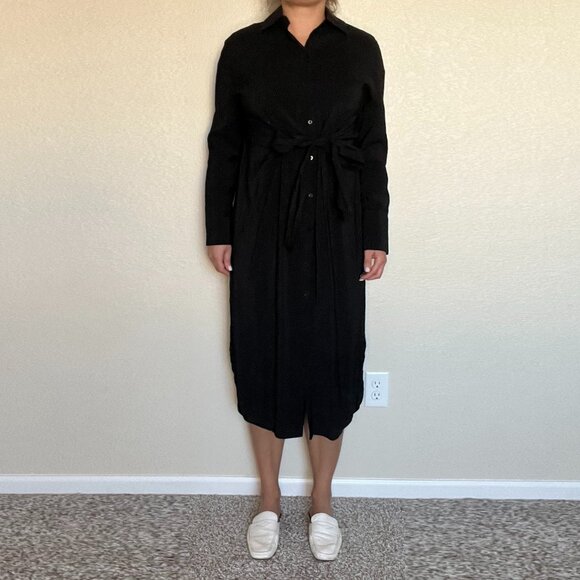 H&M Dresses & Skirts - H&M Dress With Front Bow Size XS